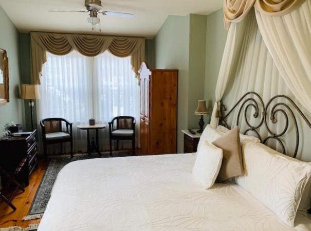 Brockamour Manor Bed And Breakfast Niagara-on-the-Lake Ngoại thất bức ảnh