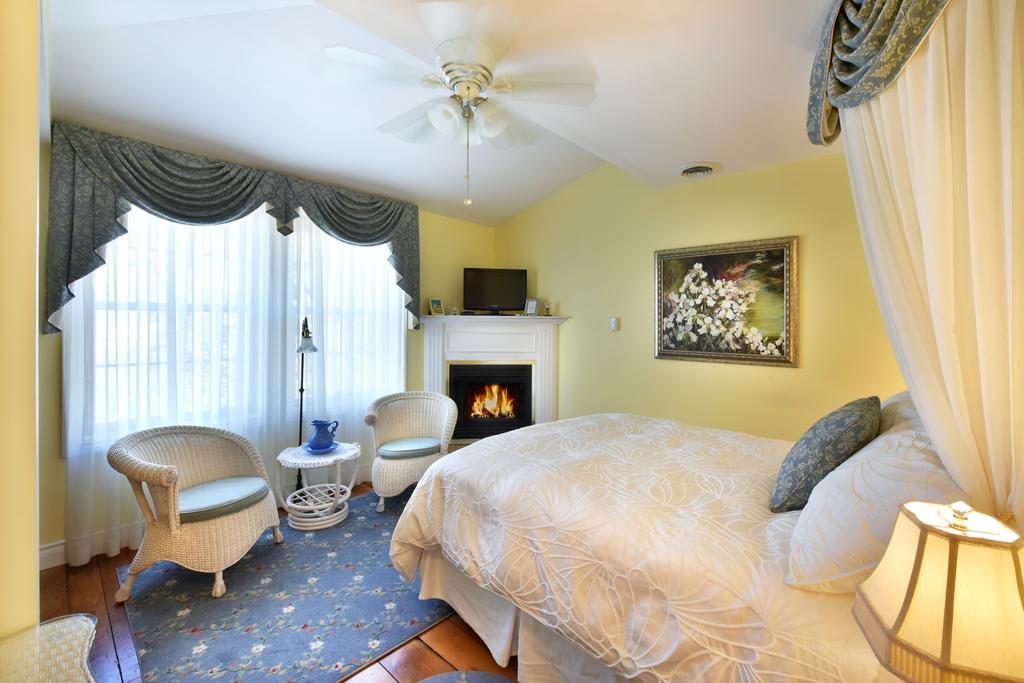 Brockamour Manor Bed And Breakfast Niagara-on-the-Lake Ngoại thất bức ảnh