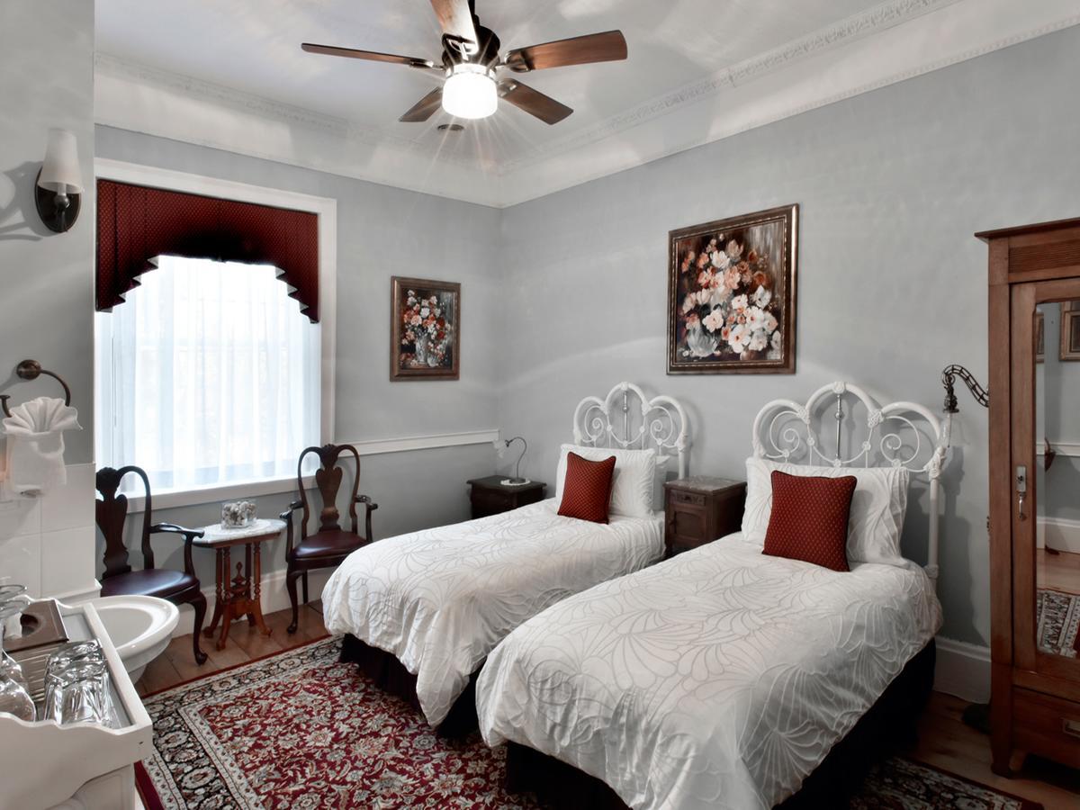Brockamour Manor Bed And Breakfast Niagara-on-the-Lake Ngoại thất bức ảnh