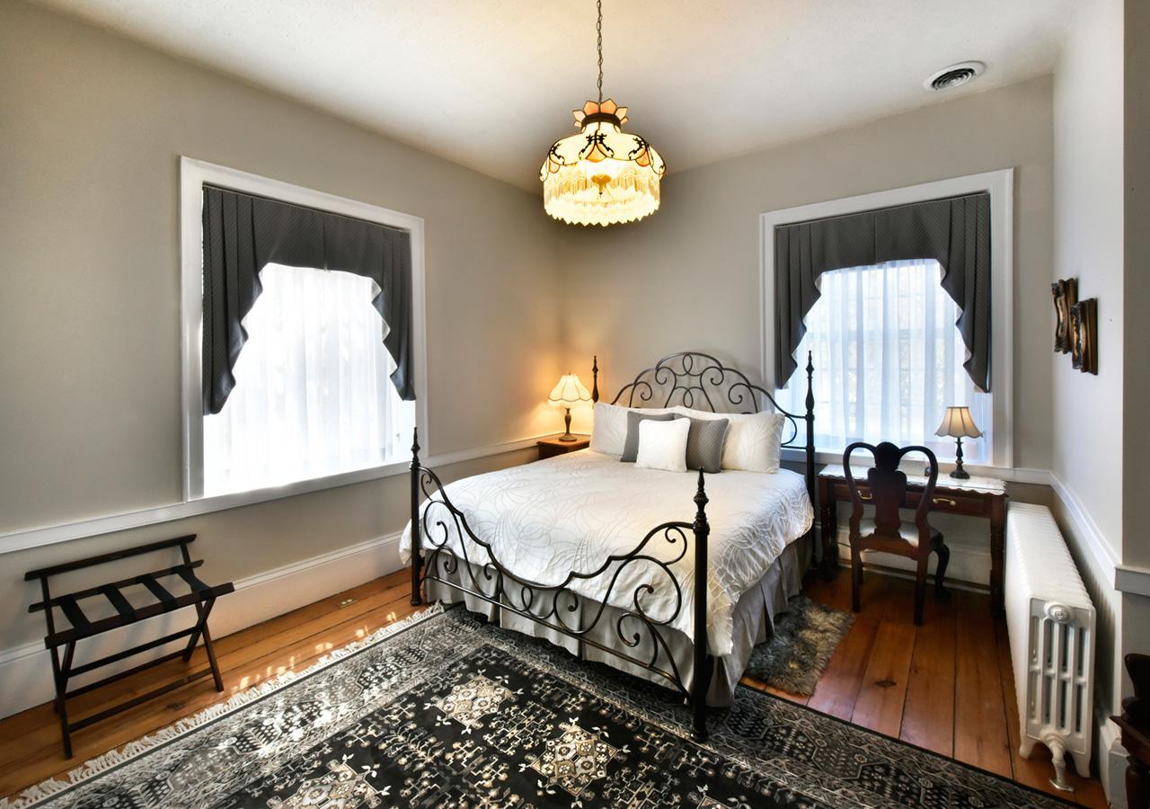 Brockamour Manor Bed And Breakfast Niagara-on-the-Lake Ngoại thất bức ảnh