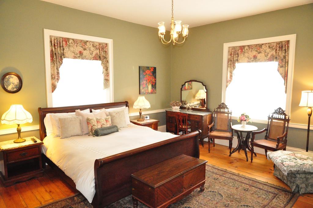 Brockamour Manor Bed And Breakfast Niagara-on-the-Lake Ngoại thất bức ảnh